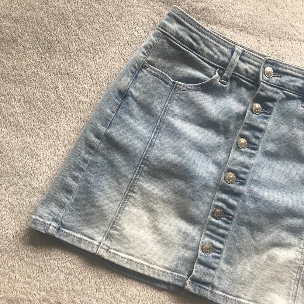 American Eagle Light Wash Denim A-line Skirt - Picture 2 of 8